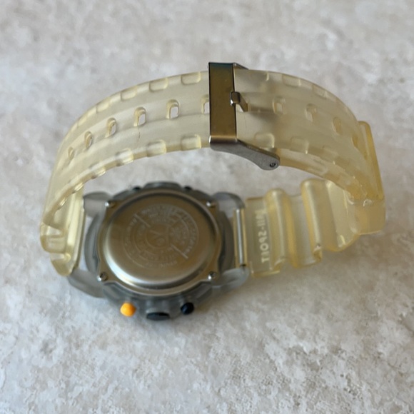 Armitron sports men battery water resistant 100ft chronograph alarm - Picture 5 of 6